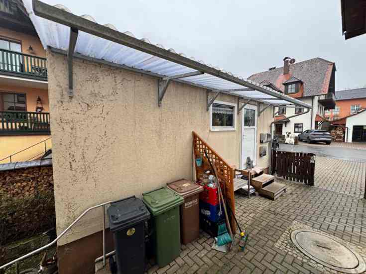 Foto 1 von 38 — Zweifamilienhaus, Zweifamilienhaus mit Doppelgarage und Gewerbeeinheit