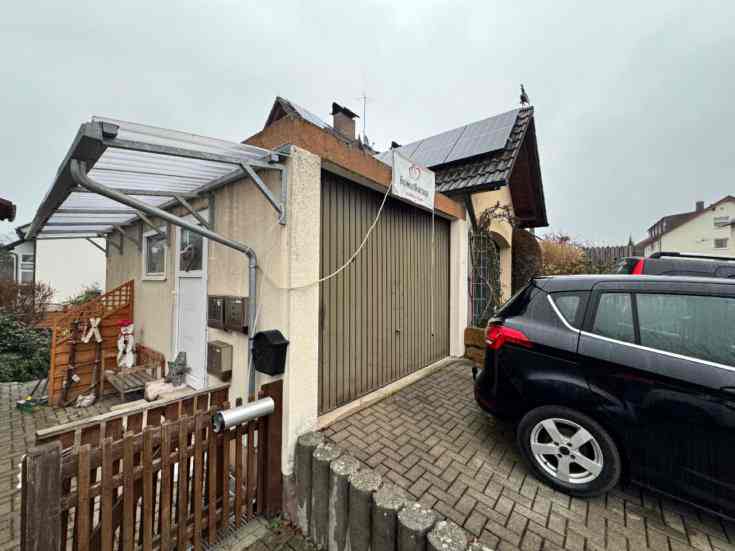Foto 2 von 38 — Zweifamilienhaus, Zweifamilienhaus mit Doppelgarage und Gewerbeeinheit