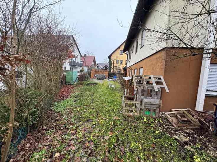 Foto 10 von 38 — Zweifamilienhaus, Zweifamilienhaus mit Doppelgarage und Gewerbeeinheit