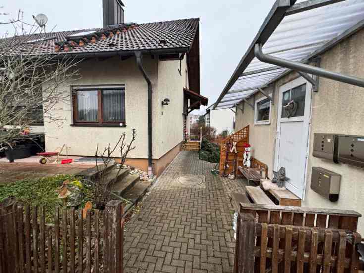 Foto 19 von 38 — Zweifamilienhaus, Zweifamilienhaus mit Doppelgarage und Gewerbeeinheit