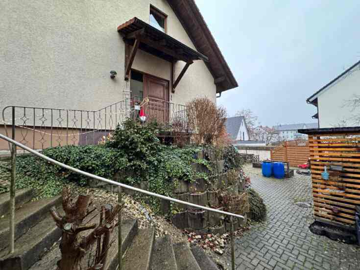 Foto 17 von 38 — Zweifamilienhaus, Zweifamilienhaus mit Doppelgarage und Gewerbeeinheit