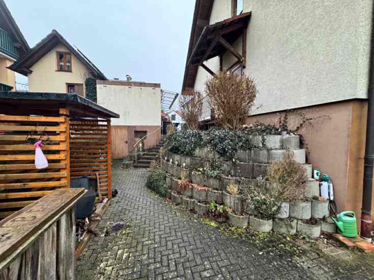 Foto 16 von 38 — Zweifamilienhaus, Zweifamilienhaus mit Doppelgarage und Gewerbeeinheit