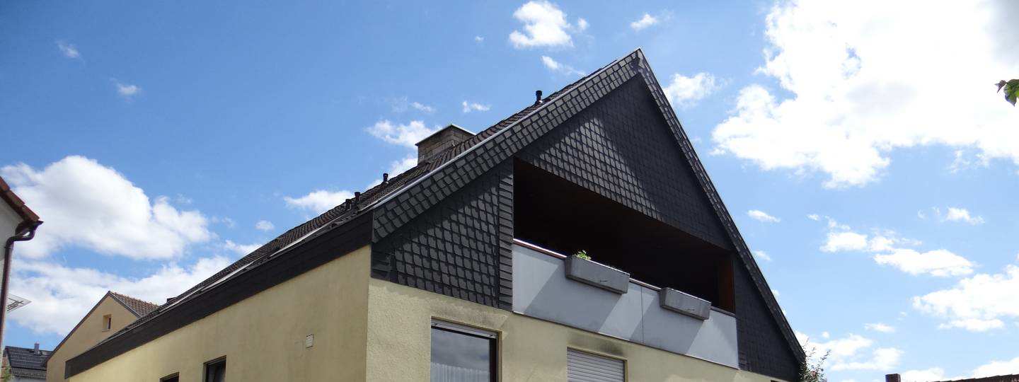 Foto 1 von 10 — Zweifamilienhaus, Garage