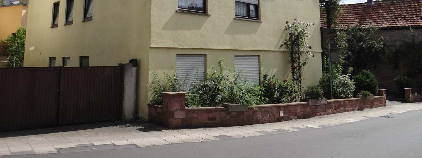Foto 2 von 10 — Zweifamilienhaus, Garage
