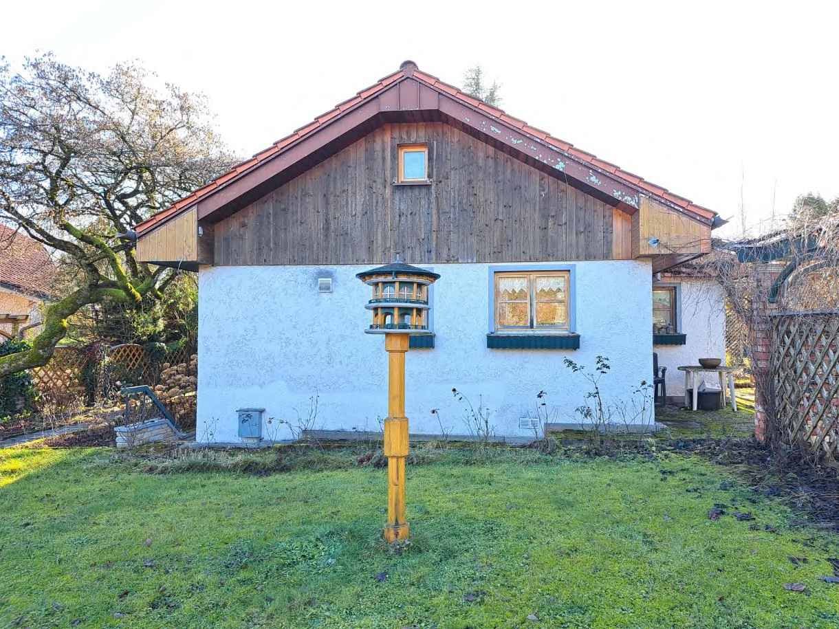Foto 3 von 18 — Einfamilienhaus, Garage
