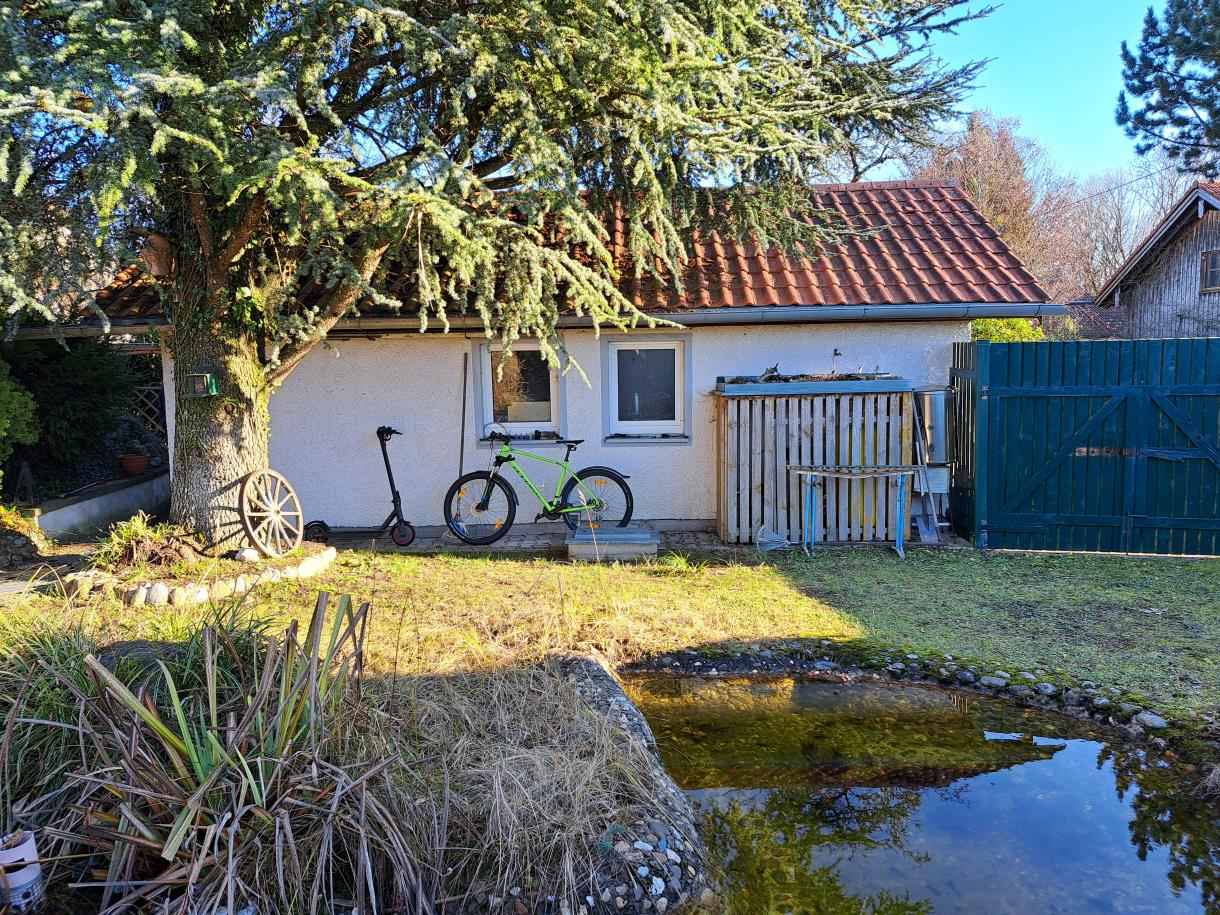 Foto 5 von 18 — Einfamilienhaus, Garage