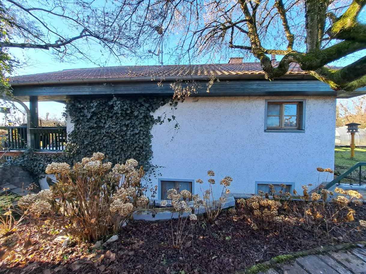 Foto 4 von 18 — Einfamilienhaus, Garage