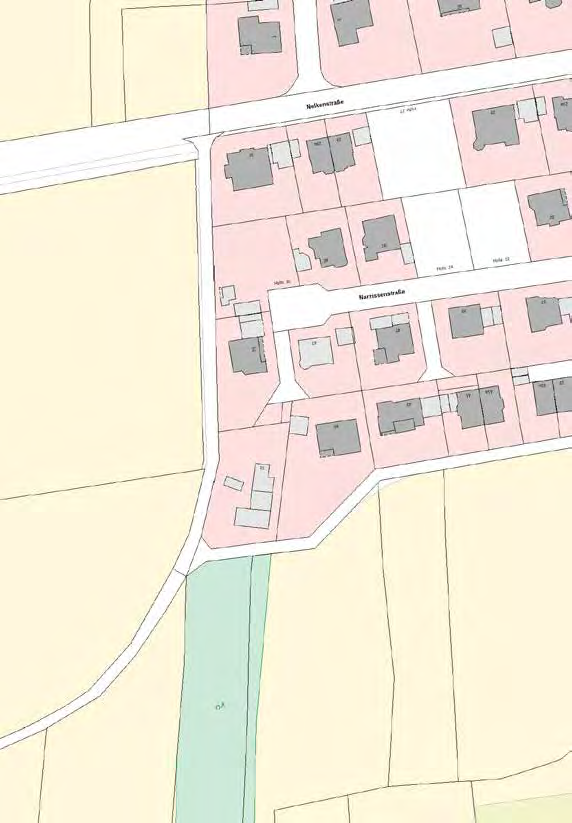 Foto 12 von 35 — unbebautes Grundstück, Wohnhaus mit Anbau und Scheune