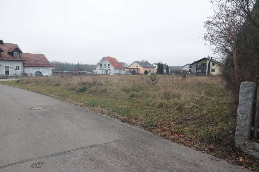 Foto 3 von 7 — unbebautes Grundstück, Baugrundstück