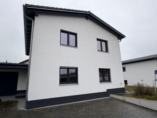Foto 4 von 28 — Einfamilienhaus, Garage