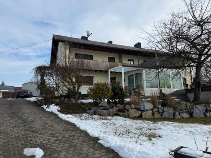 Foto 2 von 18 — Mehrfamilienhaus