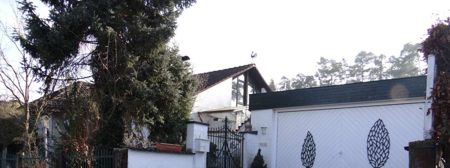 Foto 1 von 10 — Einfamilienhaus, Garage