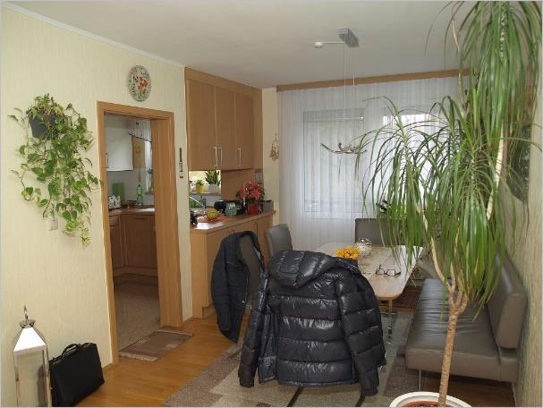 Foto 4 von 12 — Garage, Eigentumswohnung (3 bis 4 Zimmer)