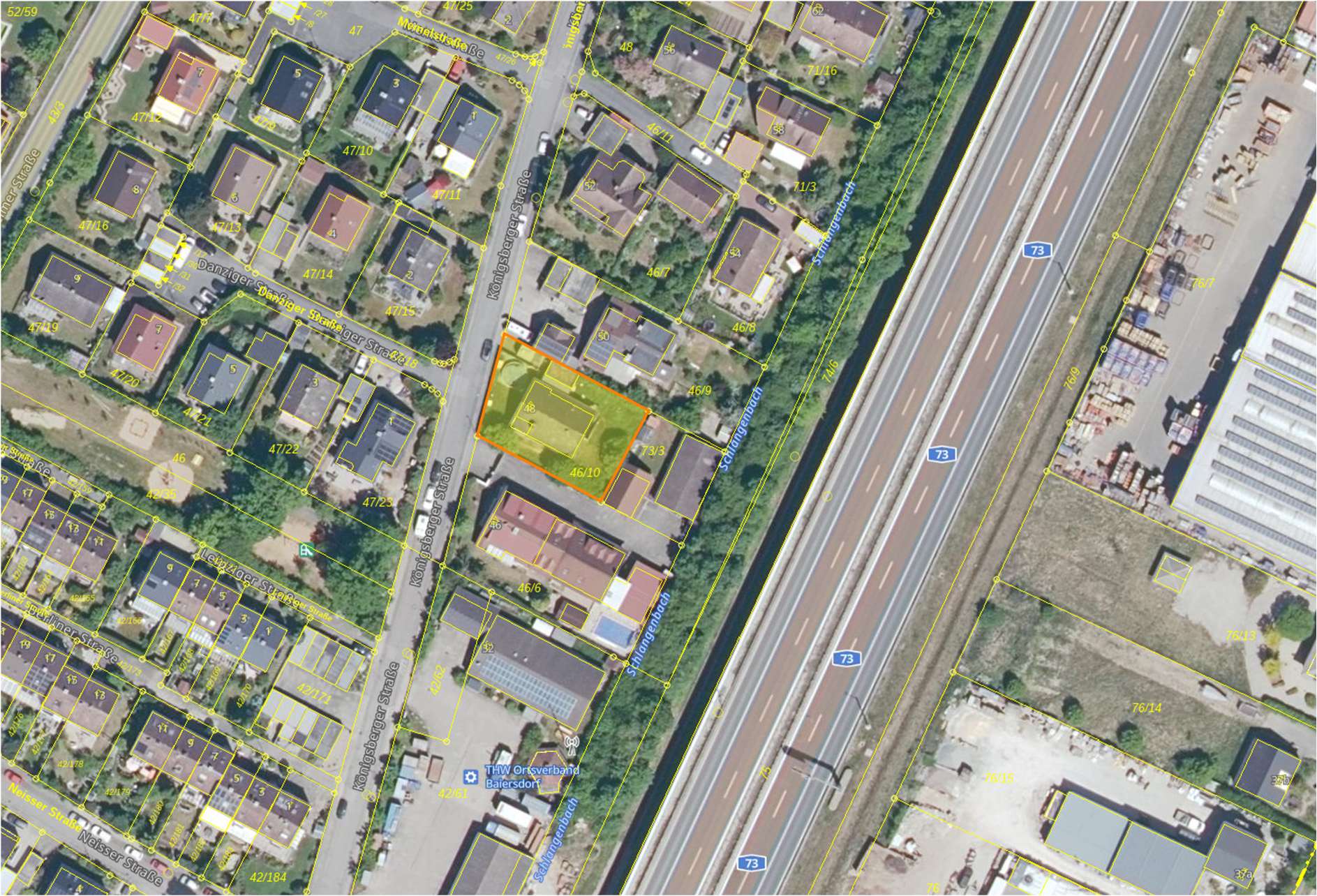 Foto 4 von 16 — Einfamilienhaus, Garage