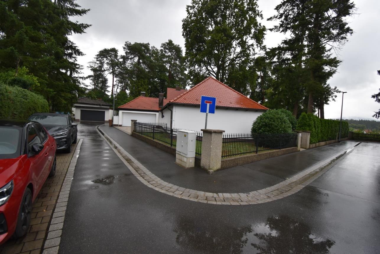 Foto 7 von 10 — Einfamilienhaus, Garage, unbebautes Grundstück, Sonstiges