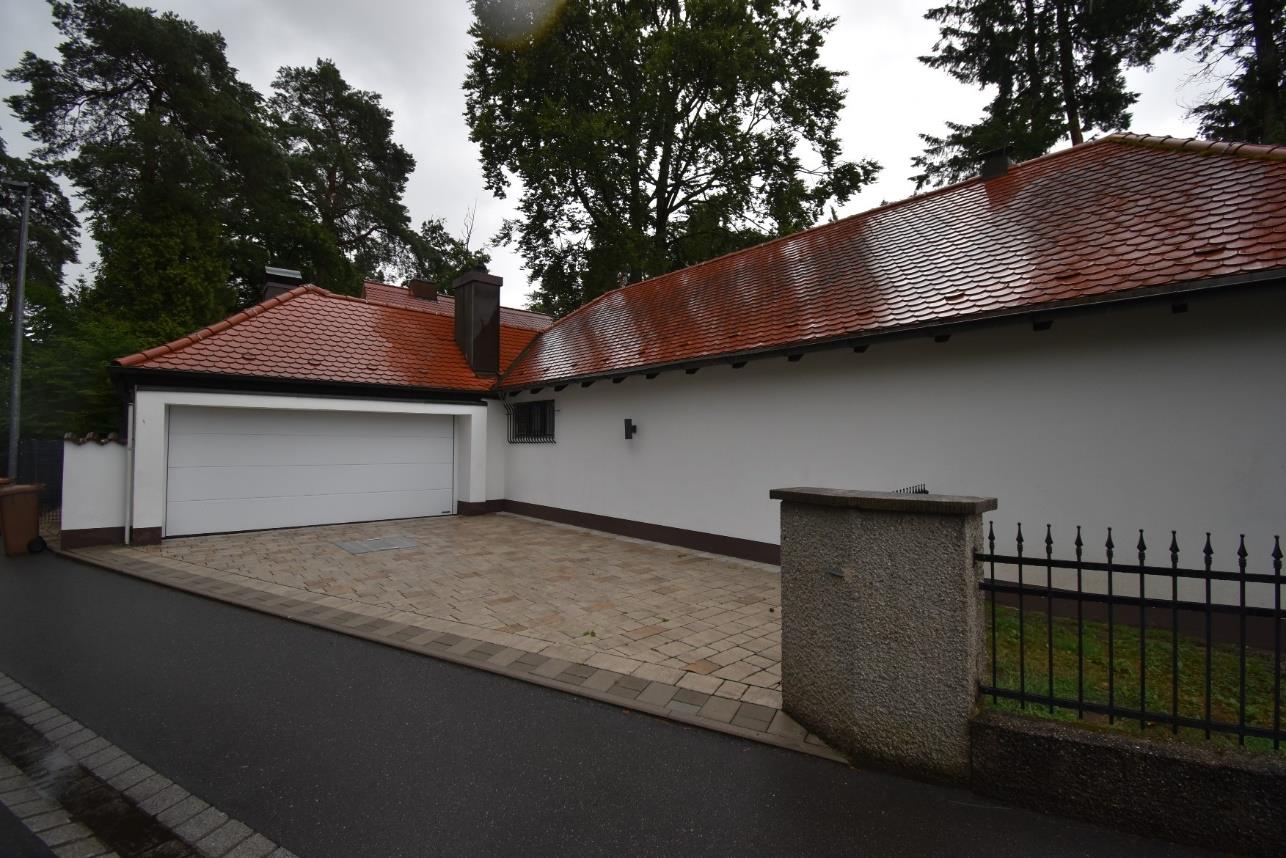 Foto 8 von 10 — Einfamilienhaus, Garage, unbebautes Grundstück, Sonstiges