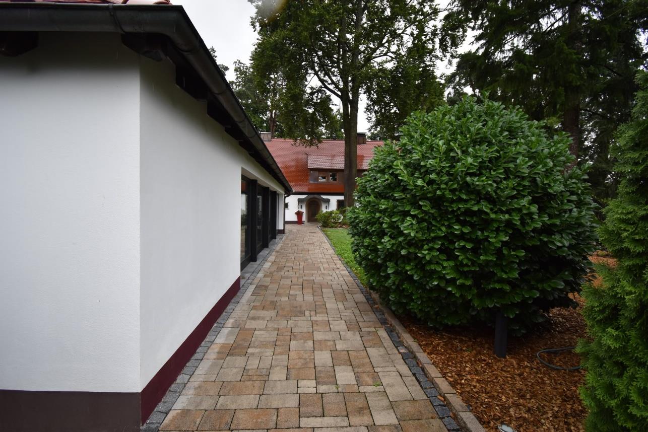 Foto 10 von 10 — Einfamilienhaus, Garage, unbebautes Grundstück, Sonstiges