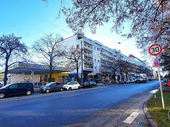 Foto 13 von 34 — Eigentumswohnung (3 bis 4 Zimmer), Kfz-Stellplatz (Tiefgarage)