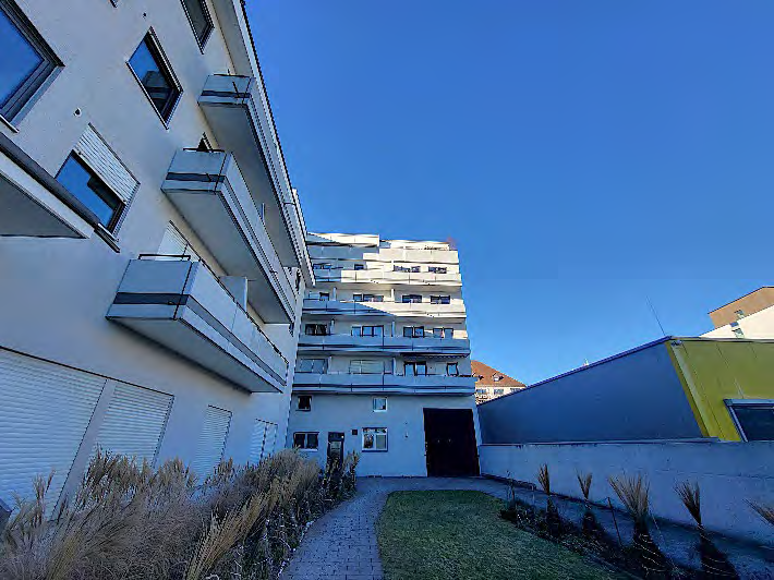 Foto 17 von 34 — Eigentumswohnung (3 bis 4 Zimmer), Kfz-Stellplatz (Tiefgarage)