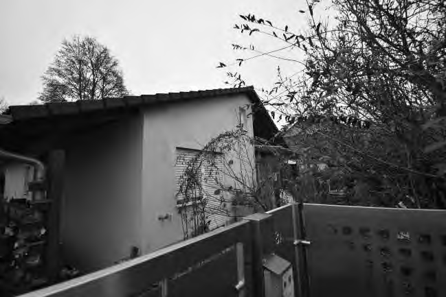 Foto 10 von 10 — Einfamilienhaus, Garage