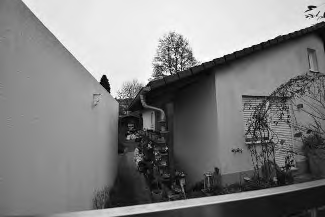 Foto 9 von 10 — Einfamilienhaus, Garage