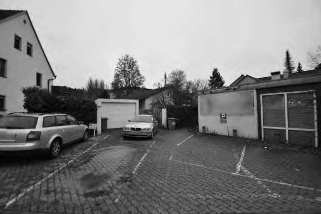 Foto 5 von 10 — Einfamilienhaus, Garage