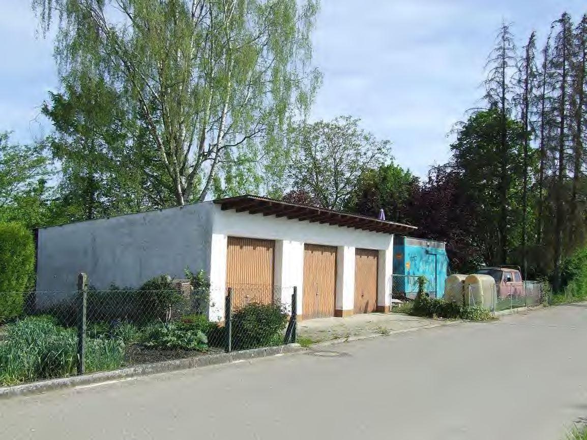 Foto 8 von 10 — Doppelhaushälfte, Garage