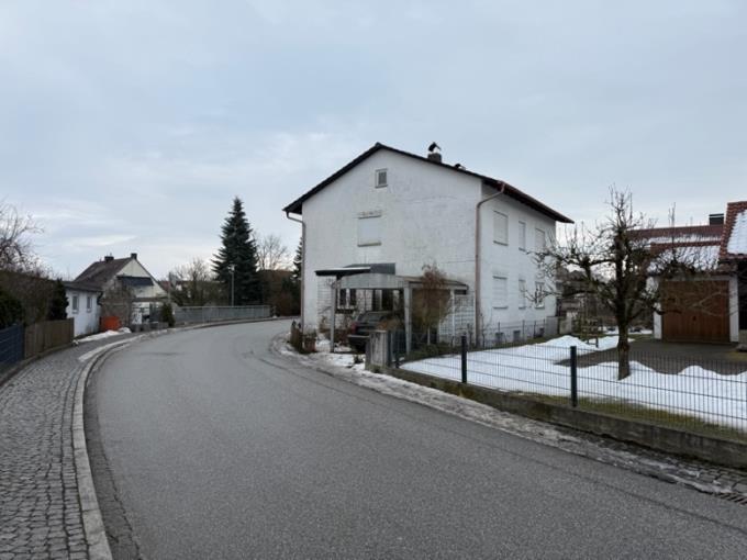 Foto 1 von 14 — Zweifamilienhaus