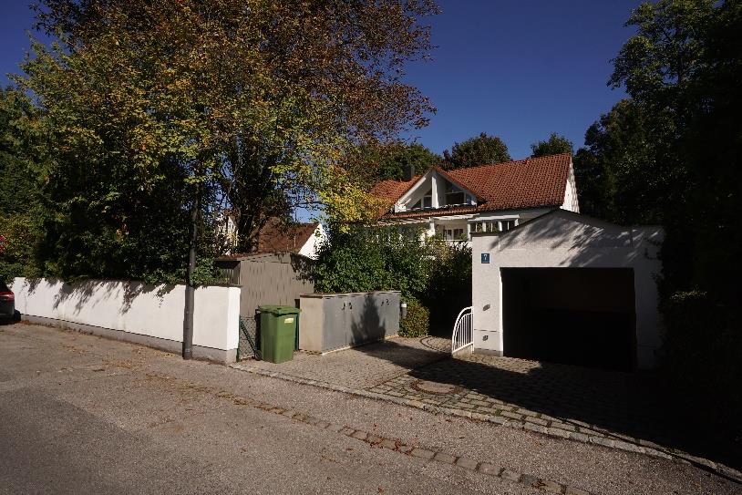 Foto 1 von 35 — Eigentumswohnung (1 bis 2 Zimmer), Kfz-Stellplatz (Tiefgarage)