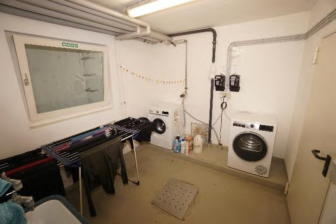 Foto 32 von 35 — Eigentumswohnung (1 bis 2 Zimmer), Kfz-Stellplatz (Tiefgarage)