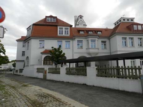 Foto 1 von 3 — Eigentumswohnung (1 bis 2 Zimmer), Kfz-Stellplatz (Tiefgarage), Denkmalschutz