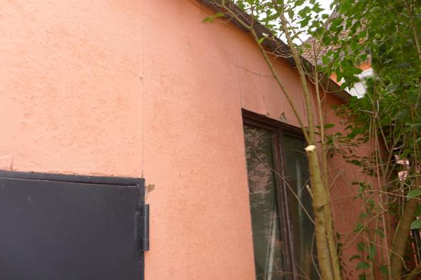 Foto 9 von 14 — Mehrfamilienhaus, Garagen