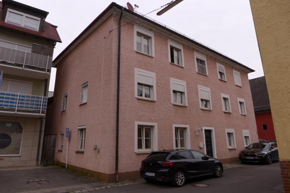 Foto 3 von 14 — Mehrfamilienhaus, Garagen
