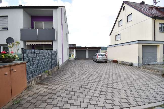 Foto 16 von 24 — Eigentumswohnung (3 bis 4 Zimmer), Kfz-Stellplatz