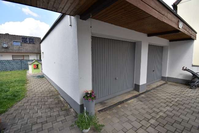 Foto 18 von 24 — Eigentumswohnung (3 bis 4 Zimmer), Kfz-Stellplatz