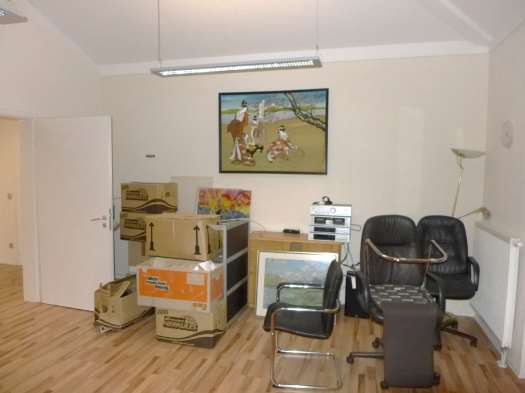 Foto 46 von 56 — Eigentumswohnung (ab 5 Zimmer), Gewerbeeinheit (z.B. Laden, Büro), Garage, Sonstiges