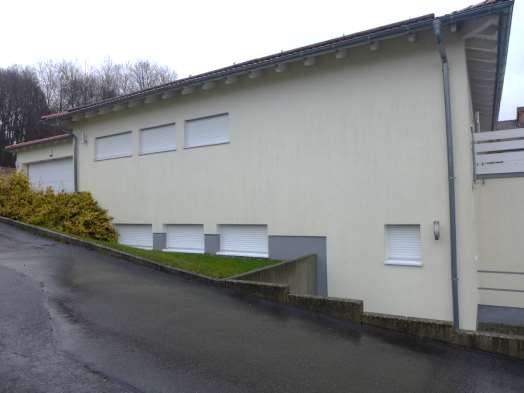 Foto 35 von 56 — Eigentumswohnung (ab 5 Zimmer), Gewerbeeinheit (z.B. Laden, Büro), Garage, Sonstiges