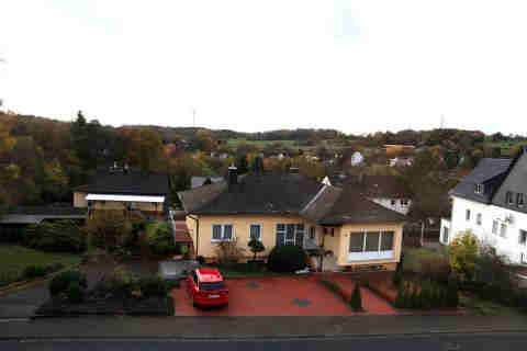 Foto 3 von 56 — Eigentumswohnung (ab 5 Zimmer), Gewerbeeinheit (z.B. Laden, Büro), Garage, Sonstiges