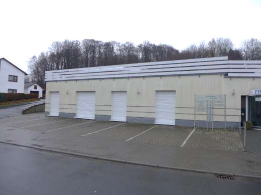 Foto 33 von 56 — Eigentumswohnung (ab 5 Zimmer), Gewerbeeinheit (z.B. Laden, Büro), Garage, Sonstiges