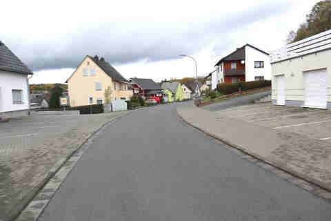 Foto 1 von 56 — Eigentumswohnung (ab 5 Zimmer), Gewerbeeinheit (z.B. Laden, Büro), Garage, Sonstiges
