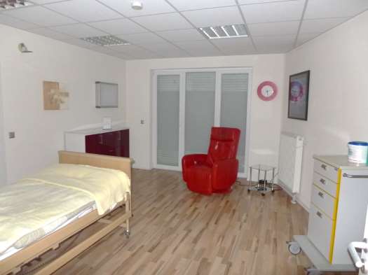 Foto 51 von 56 — Eigentumswohnung (ab 5 Zimmer), Gewerbeeinheit (z.B. Laden, Büro), Garage, Sonstiges