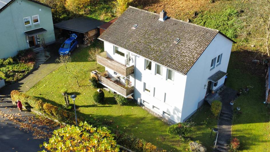 Foto 1 von 11 — Zweifamilienhaus