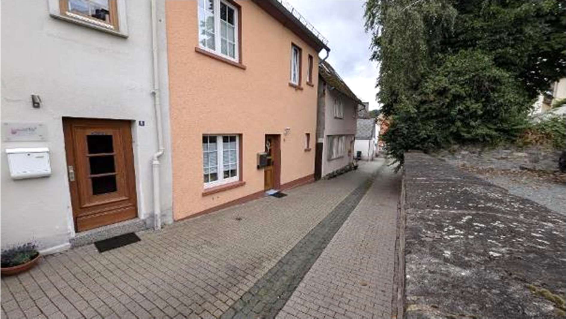 Foto 3 von 19 — Wohn-/Geschäftshaus, Wohnhaus