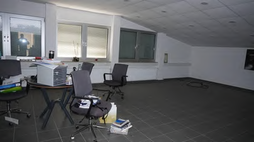 Foto 21 von 61 — Gewerbeeinheit (z.B. Laden, Büro)