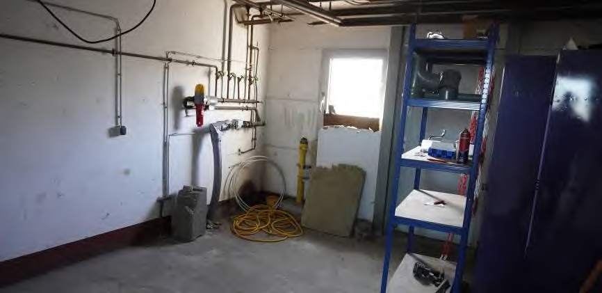 Foto 38 von 61 — Gewerbeeinheit (z.B. Laden, Büro)