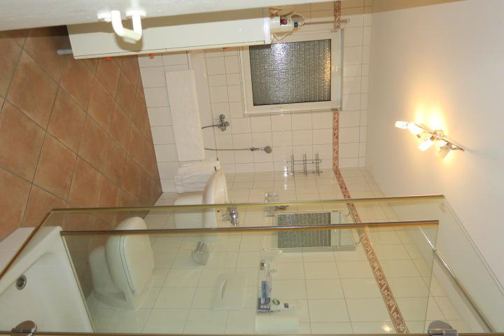 Foto 8 von 14 — Eigentumswohnung (3 bis 4 Zimmer), Kfz-Stellplatz (Tiefgarage)