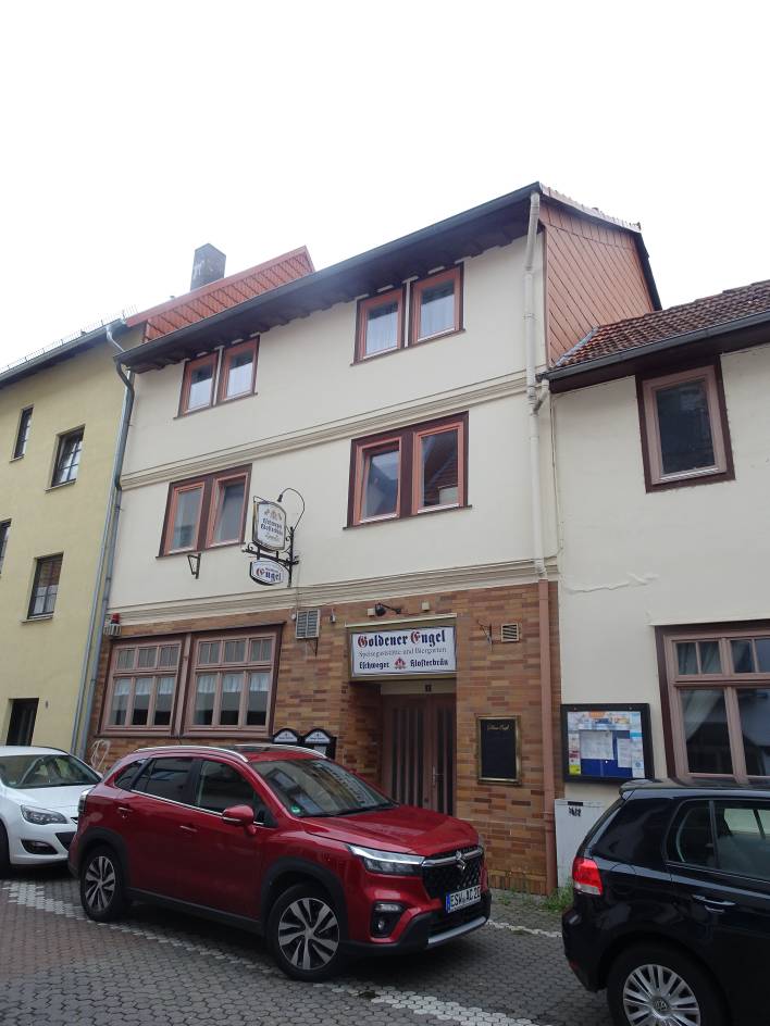 Foto 7 von 8 — Wohn-/Geschäftshaus, mit Innenhof und Schuppen