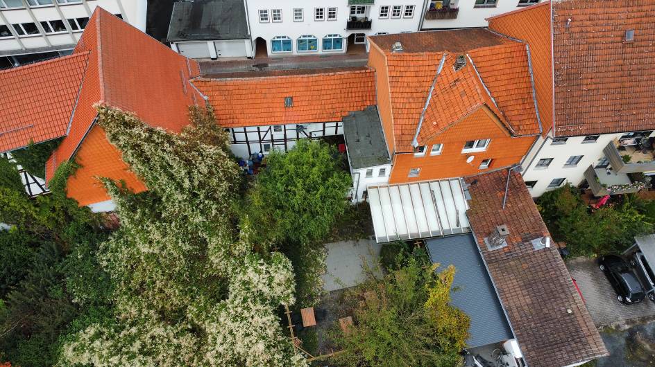 Foto 2 von 8 — Wohn-/Geschäftshaus, mit Innenhof und Schuppen