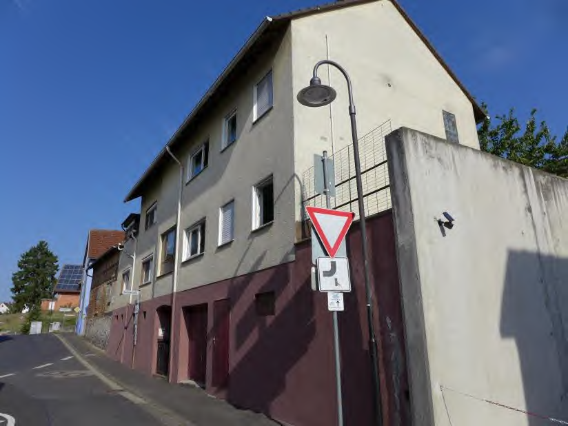 Foto 1 von 3 — Zweifamilienhaus