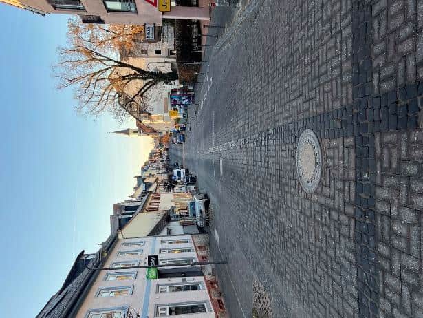 Foto 2 von 22 — Wohn-/Geschäftshaus